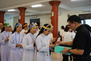 Hình ảnh 2: Cuộc thi Chung kết Tìm hiểu Tin mừng Mát thêu