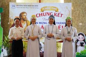 Hình ảnh 2: Cuộc thi Chung kết Tìm hiểu Tin mừng Mát thêu